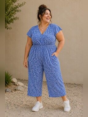 Bloom Chic NEW Size Plus-Size 18/20: Blue Floral V-Neck Wide-Leg Jumpsuit